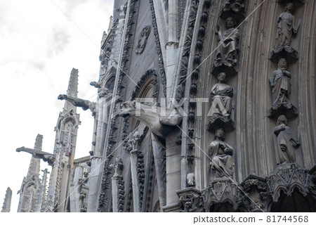 Notre Dame [Before the fire extinguished] 81744568