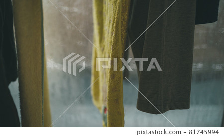 Room drying 81745994