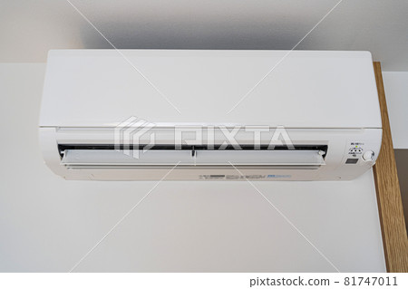 Cleaning air conditioner with air purifier 81747011