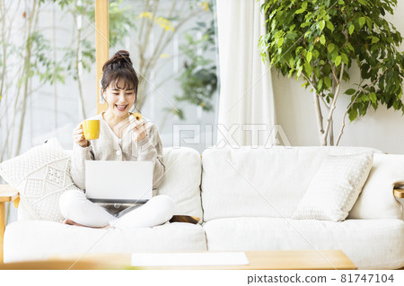 女性生活方式飲食 81747104