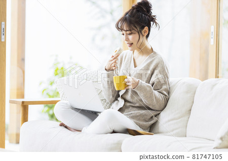 女性生活方式飲食 81747105