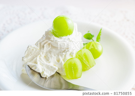 Shine Muscat Cake Shine Muscat Cake 81750855