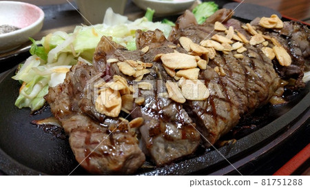 A nice 1 pound steak A nice 1 pound steak 81751288