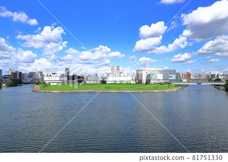View of the Nakagawa Canal from Oguri Bridge in Nakagawa Ward, Nagoya City 81751330