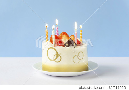 Whole cake and candles 81754623