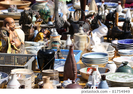 Find great bargains at the antique market Find great bargains at the antique market 81754949