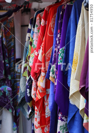 Find great bargains at the antique market Find great bargains at the antique market 81754950