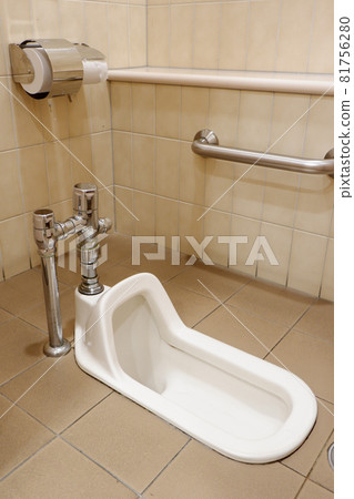 Public toilet Japanese style toilet 81756280