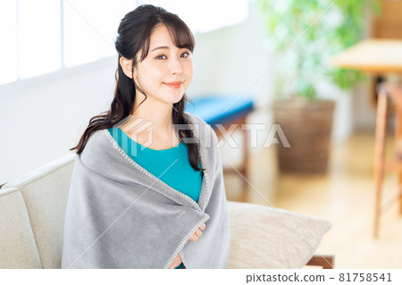 女性客廳生活方式休閒冷感 81758541