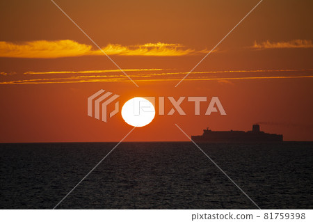 Ferries Ferries 81759398