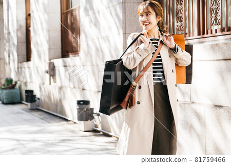 Young women shopping 81759466