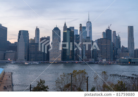 《紐約》布魯克林高地長廊的曼哈頓夜景 81759880