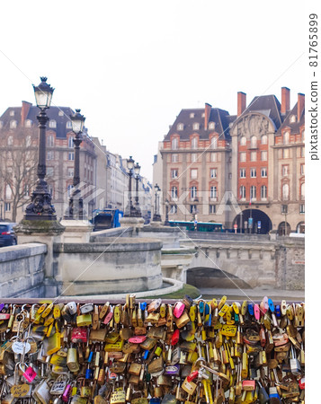 Paris, Pont Neuf, a sanctuary for lovers, a message of love engraved on a small key Paris, Pont Neuf, a sanctuary for lovers, a message of love engraved on a small key 81765899
