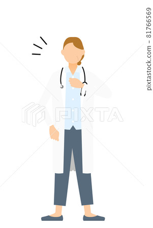一位身穿白大褂的資深女醫生擊中胸口，擺出讓心靈平靜和信任的姿勢 81766569