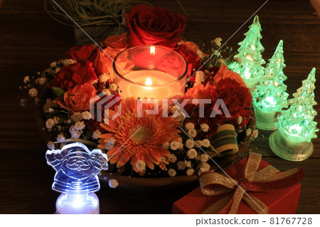 Christmas flower arrangement Christmas flower arrangement 81767728