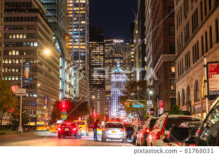 《New York》 Night view of Manhattan, Midtown office district 81768031