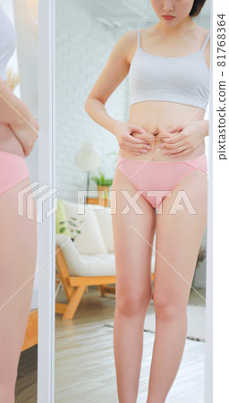 woman figure after giving birth 81768364