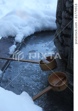 京都下雪,鋼包結冰 京都下雪,鋼包結冰 81770918