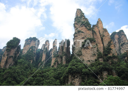 Wulingyuan (China) Wulingyuan (China) 81774997