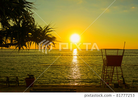 Okinawa beautiful sunset romantic coast 81777253