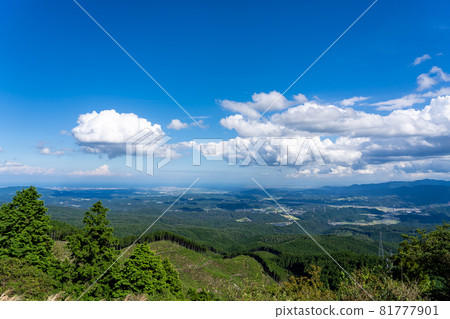 從三重縣津市青山高原山頂遠眺 81777901