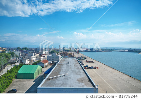 [View from Toyama Port Observation Deck] Kaigandori, Higashiiwase-cho, Toyama City, Toyama Prefecture 81778244