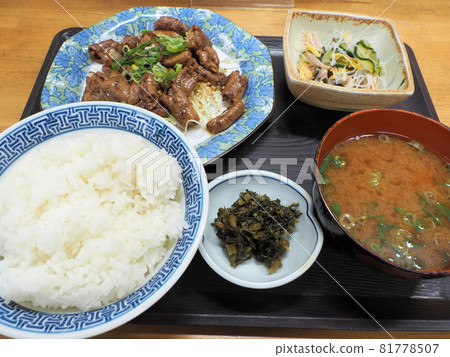 Stewed horumon set meal at Kiyama Shokudo in Ikubai Mashiki Shotengai, Kiyama, Mashiki-cho, Kamimashiki-gun, Kumamoto Prefecture 81778507