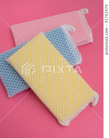 Colorful kitchen sponge 81781479