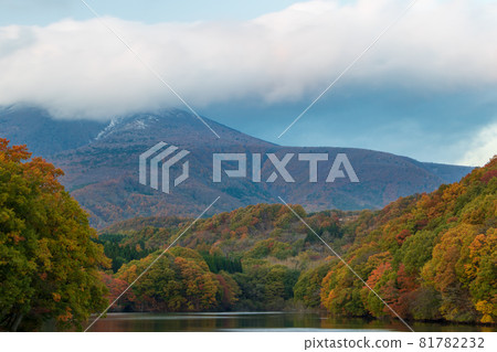 Lake Choro in autumn (Miyagi Prefecture) Lake Choro in autumn (Miyagi Prefecture) 81782232