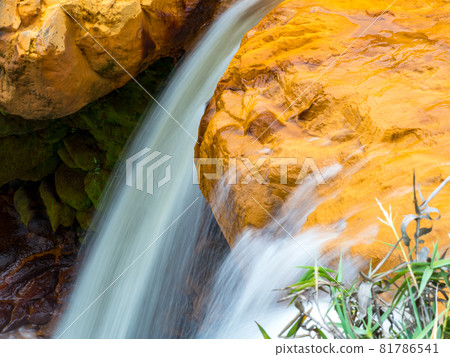 金瓜石黃金瀑布 81786541