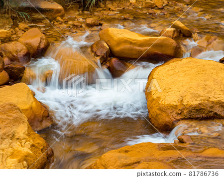 金瓜石黃金瀑布 81786736