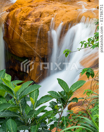金瓜石黃金瀑布 金瓜石黃金瀑布 81786751