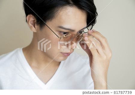 2way sunglasses and male portrait 81787739