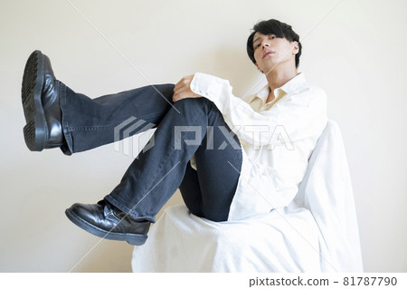 Casual fashion men portrait 81787790