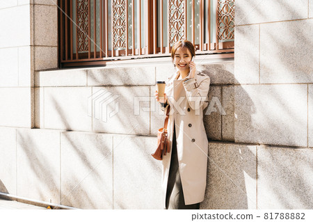 一個女人打個電話 一個女人打個電話 81788882