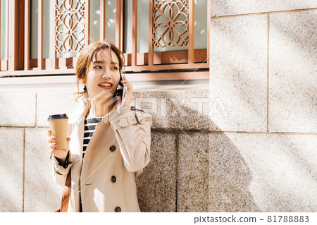 一個女人打個電話 81788883