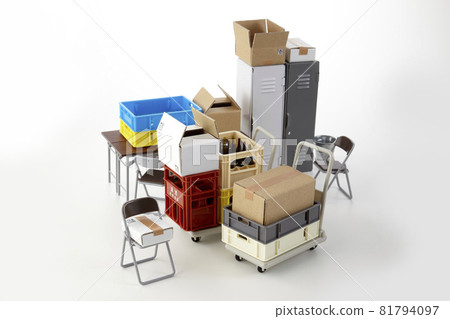 更衣室_雜亂的房間 更衣室_雜亂的房間 81794097