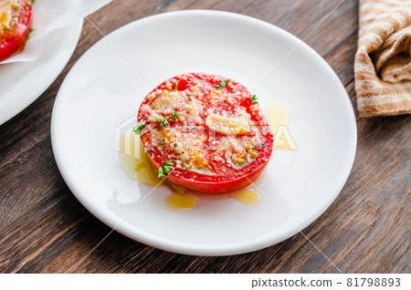 Grilled tomato Grilled tomato 81798893
