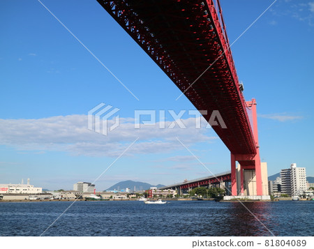 橫跨多海灣的紅色懸索橋Wakato Ohashi 81804089