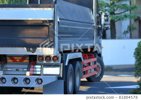 自卸車的後部圖像 自卸車的後部圖像 81804578