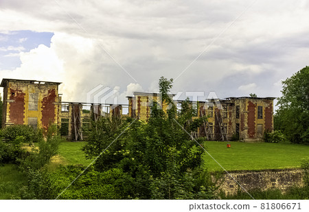 Ruined Coupvray Castle (Chateau de Coupvray) in Coupvray, Seine-et-Marne, Ile-de-France, France 81806671