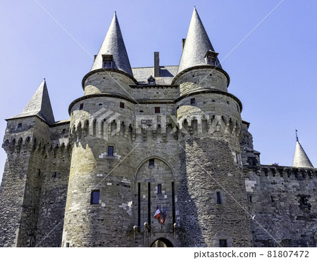 Medieval castle in the town of Vitre, France Medieval castle in the town of Vitre, France 81807472