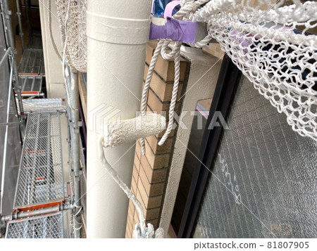 雨水槽面漆工作 雨水槽面漆工作 81807905
