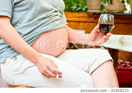 Harmful addiction 81808255