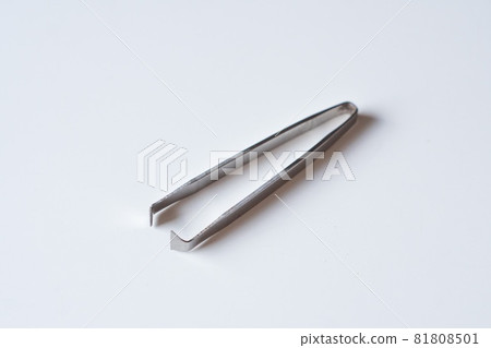 Tweezers White background Hair removal Hair removal Daily necessities Miscellaneous goods Tweezers White background Hair removal Hair removal Daily necessities Miscellaneous goods 81808501