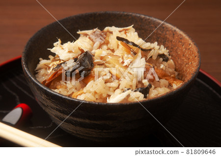 Roasted mackerel cooked rice 81809646