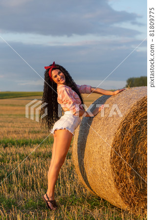 Portrait of beautiful sexy weared girl Portrait of beautiful sexy weared girl 81809775