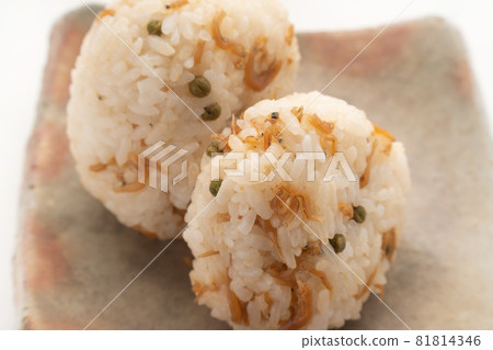 Sansho, chirimenjako, rice balls Sansho, chirimenjako, rice balls 81814346
