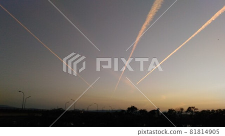 Contrail Contrail 81814905