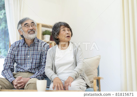 年長夫婦 81815671